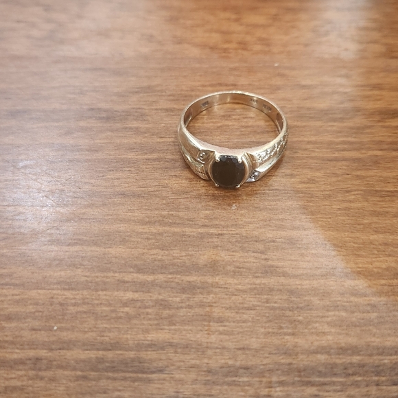 Black Onyx accented Diamonds 10kt gold - Picture 11 of 12